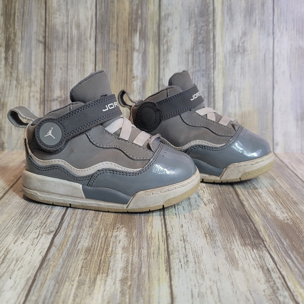 Toddler Jordans size 5